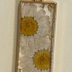 Natalya Khabinsky Title: Resin Yellow White Daisy Details Necklace