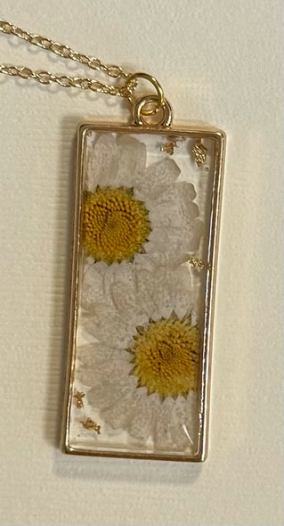 Natalya Khabinsky Title: Resin Yellow White Daisy Details Necklace