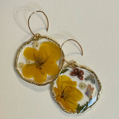 Natalya Khabinsky Title: Resin Yellow Flowers and Butterfly